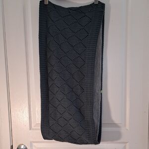 Cozy Minimalist - Infinity scarf Minimal effort, Maximum cool and cozy!